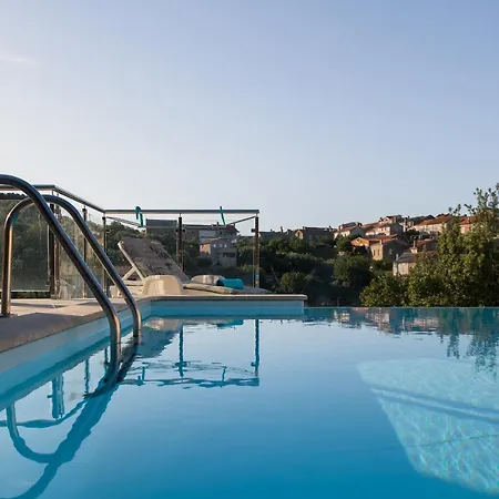 Lavanda Villa Mali Iz
